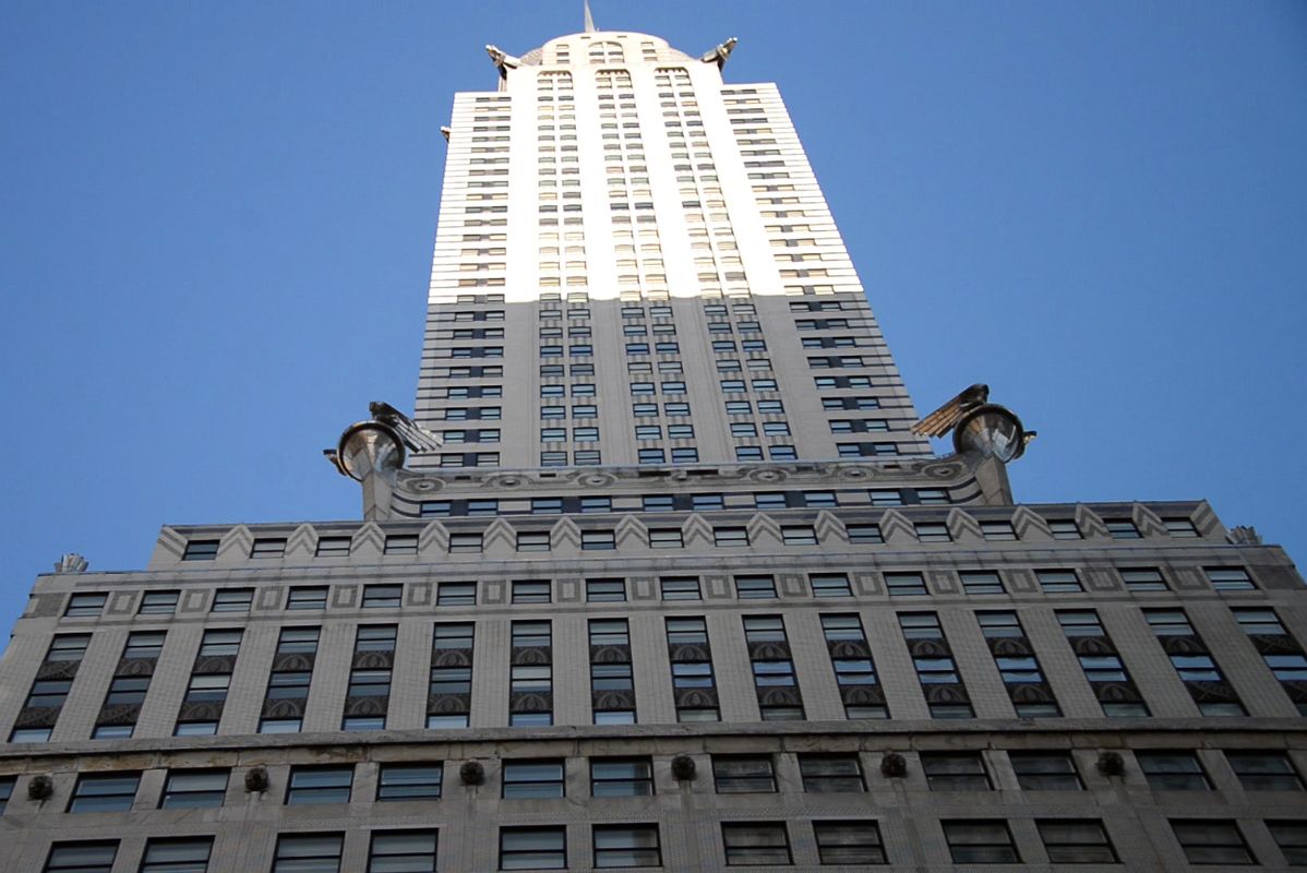 09 Chrysler Building From Street Below